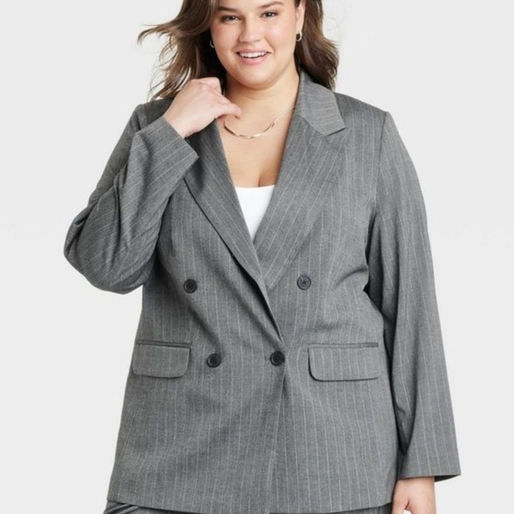 Gray Professional Blazer with Structured Shoulders